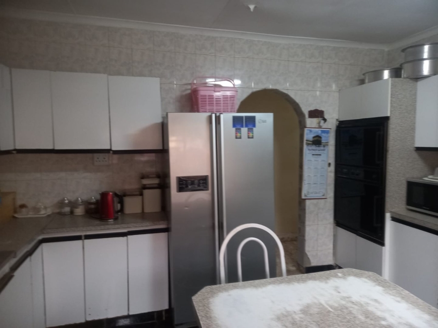 4 Bedroom Property for Sale in Manzil Park North West